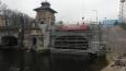 Metrostav vystrojuje zvedací most plavební komory Hořín 