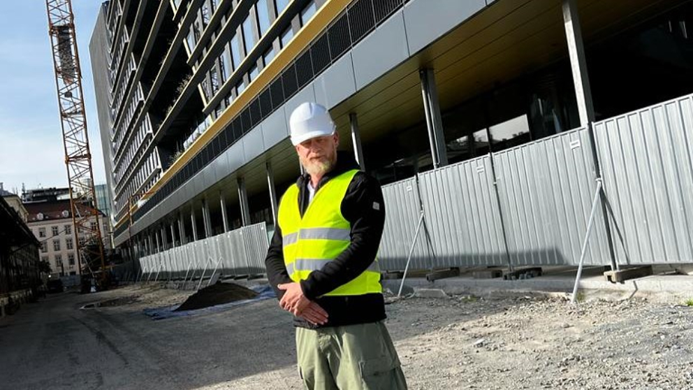 Patrik Svetlák má více než 22 let zkušeností ve stavebnictví. Pracoval pro významné dodavatele a poté se stal zakládajícím partnerem společnosti REABOTON.