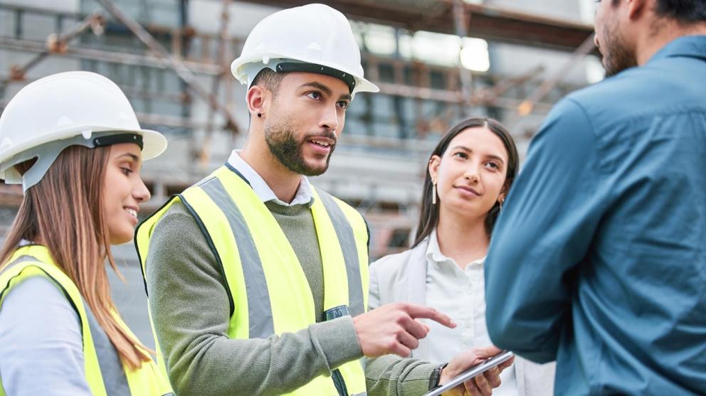 Stavební podnikatelé (typicky se živností Provádění staveb, jejich změn a odstraňování) podle Stavebního zákona od 1. 1. 2024 ručí za výplatu mzdy zaměstnanců svých subdodavatelů.