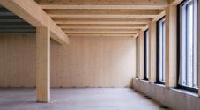 Přítomnost dřeva v interiéru má pozitivní vliv na psychiku a působí harmonizujícím dojmem.